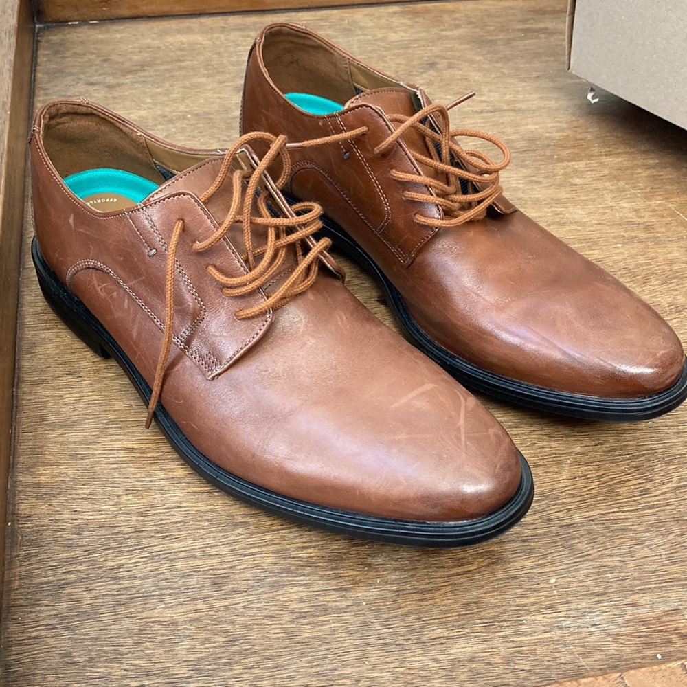 Bostonian Hampshire Low Dress Shoes (Tan Leather)